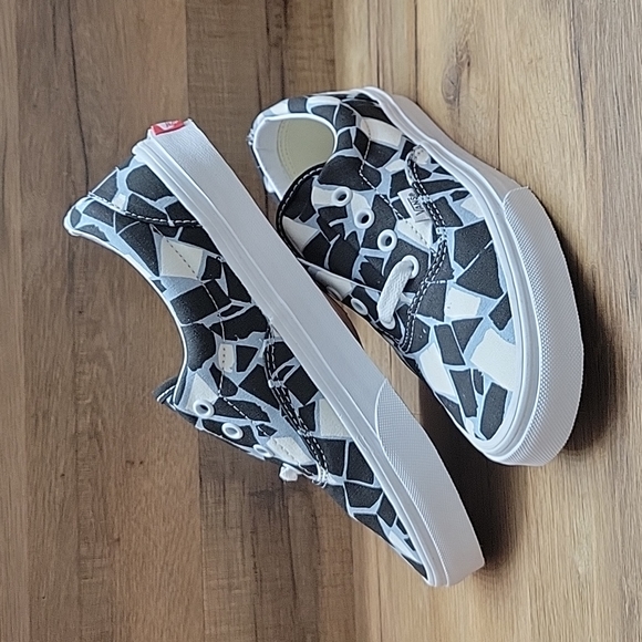 Van's shoes women Brand new. - Picture 2 of 12